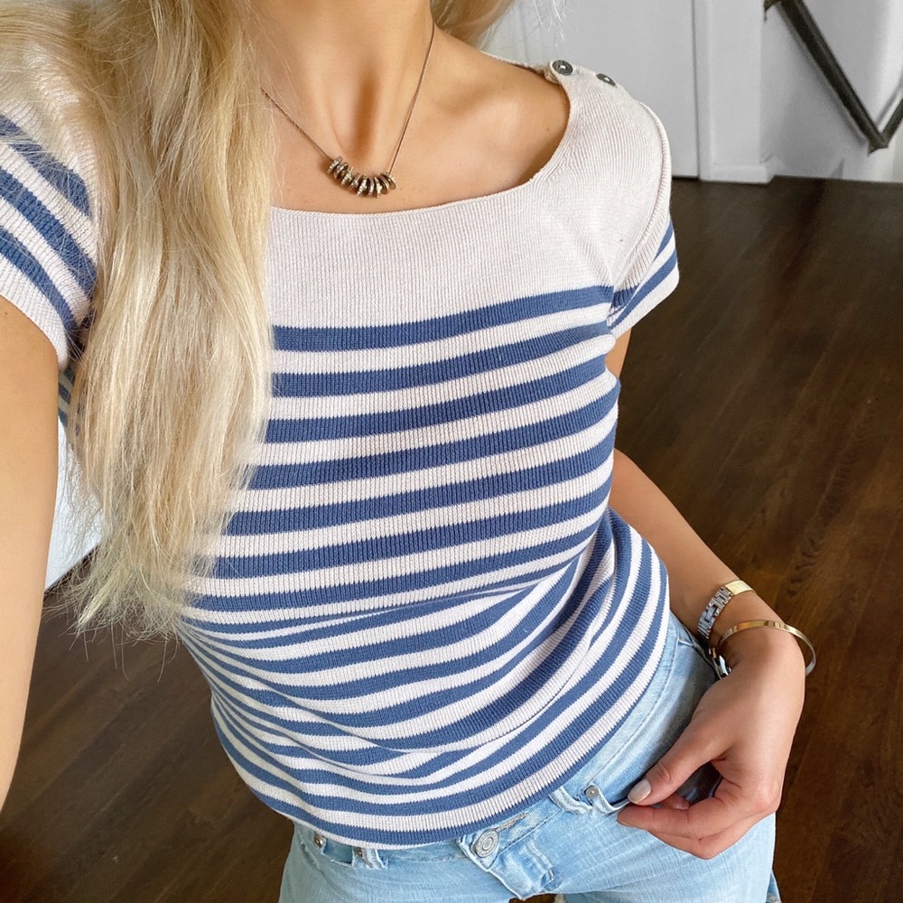 💙 LIGHT BLUE ROLL UP DISTRESSED SHORTS! - Picture 10 of 10